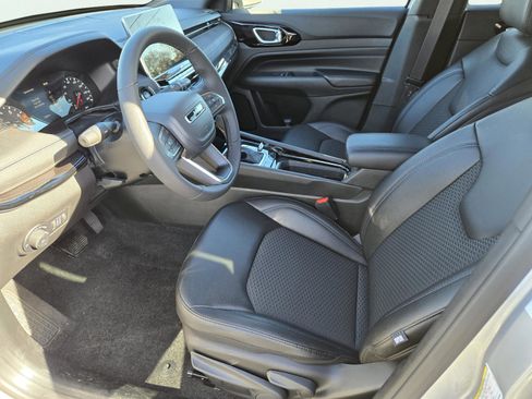 New 2026 Jeep Compass Latitude image 15