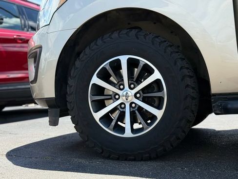 Used 2018 Ford Expedition XLT w/ Equipment Group 201A AWD/4WD image 43