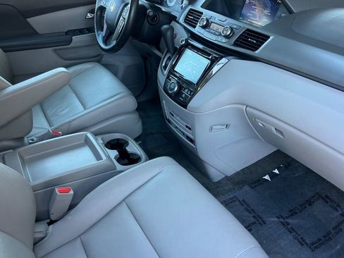 Used 2014 Honda Odyssey Touring Elite image 16