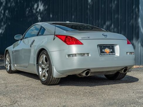 Used 2008 Nissan 350Z Touring RWD image 4