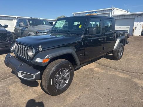 New 2026 Jeep Gladiator Sport image 5