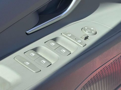 Certified 2023 Hyundai Elantra SEL FWD image 17
