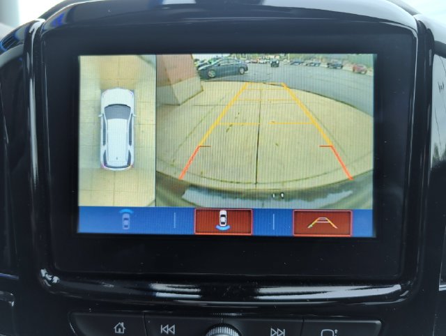 Used 2018 Chevrolet Traverse LT w/ LPO, Floor Liner Package FWD image 21