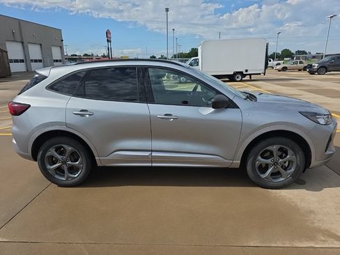 Used 2024 Ford Escape ST-Line w/ Tech Pack #1 AWD/4WD image 4