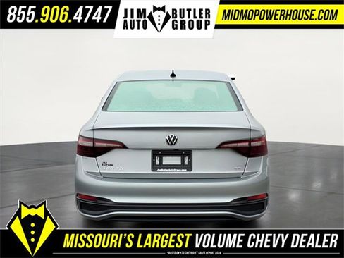 Used 2024 Volkswagen Jetta SE image 5