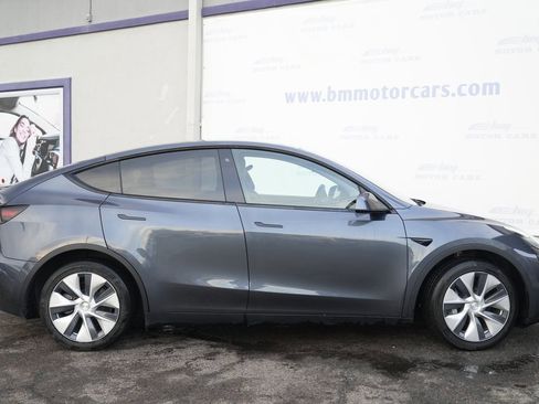 Used 2020 Tesla Model Y Long Range image 7