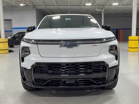 New 2025 Chevrolet Silverado EV RST image 17