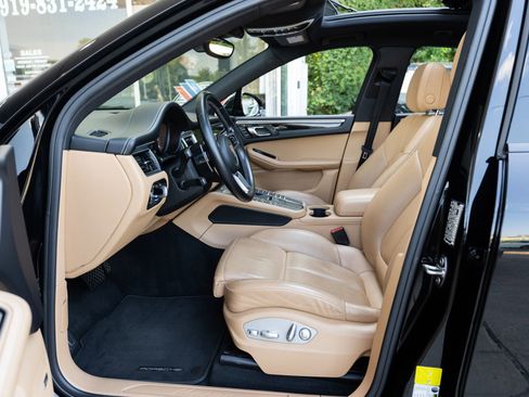 Used 2018 Porsche Macan Sport Edition image 16