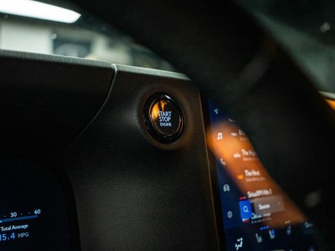 Used 2024 Lexus GX 550 image 19