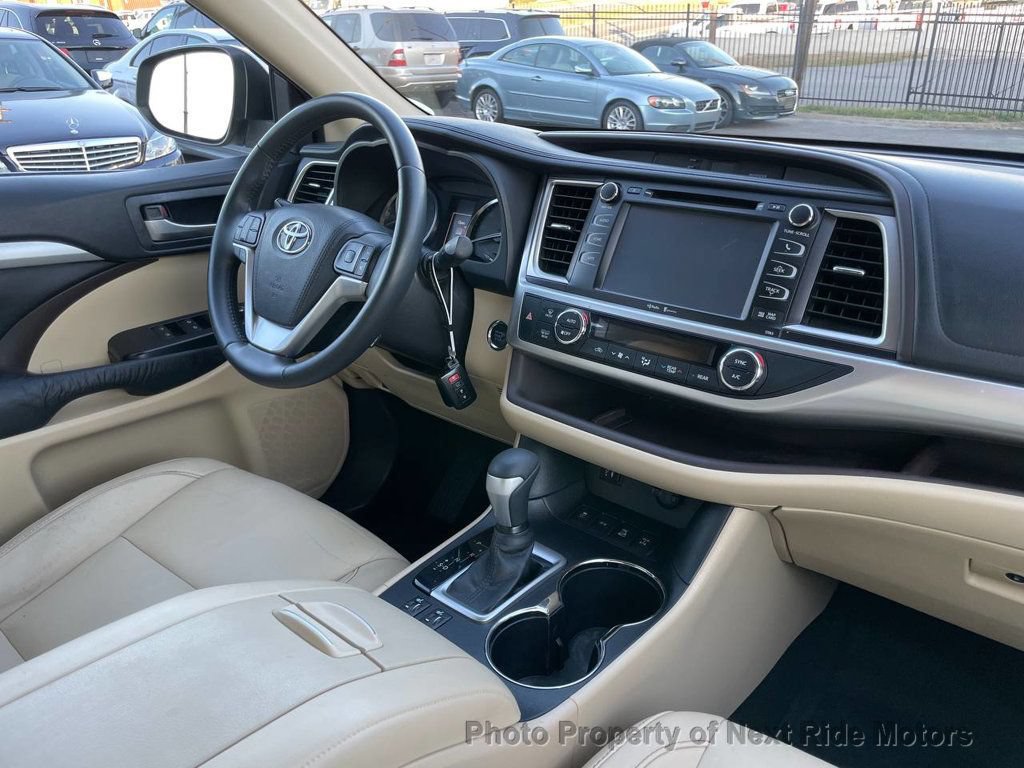 Used 2015 Toyota Highlander XLE AWD/4WD image 20