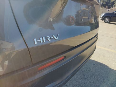 Used 2023 Honda HR-V LX image 10