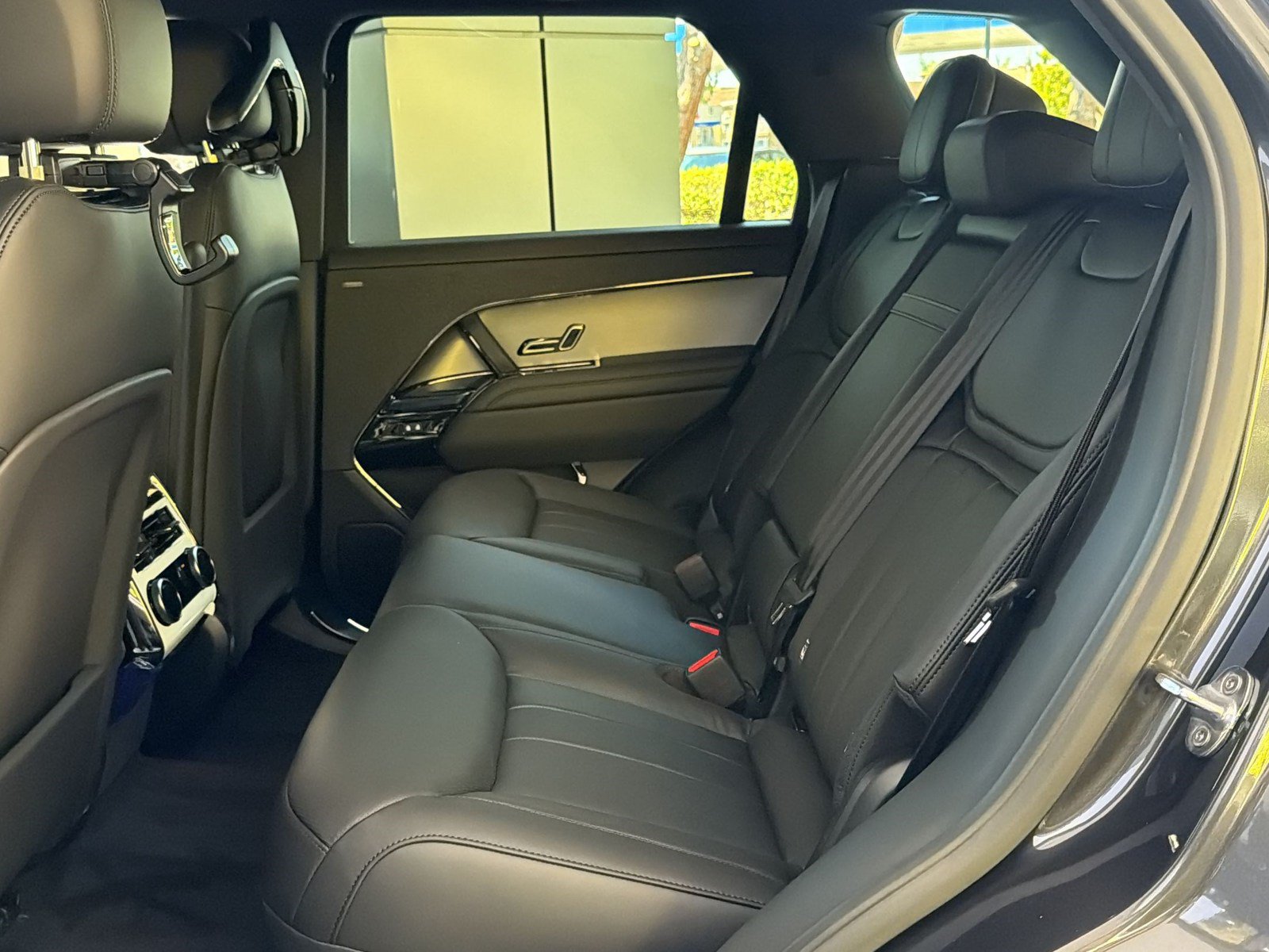 New 2026 Land Rover Range Rover Sport SE AWD/4WD image 15