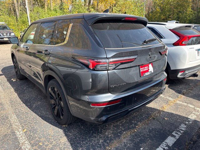 Used 2026 Mitsubishi Outlander LE AWD/4WD image 3