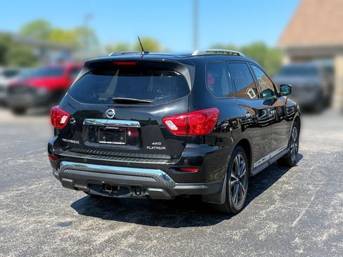 Used 2017 Nissan Pathfinder Platinum w/ Family Entertainment Package AWD/4WD image 9