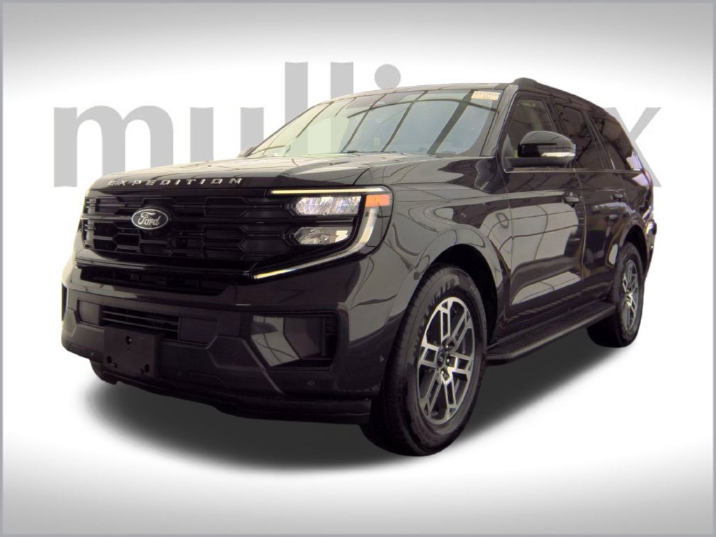 Used 2025 Ford Expedition Active RWD image 1