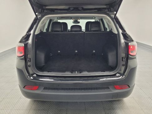 Used 2018 Jeep Compass Latitude w/ Popular Equipment Group FWD image 29