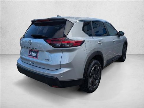 Used 2025 Nissan Rogue SV AWD/4WD image 5