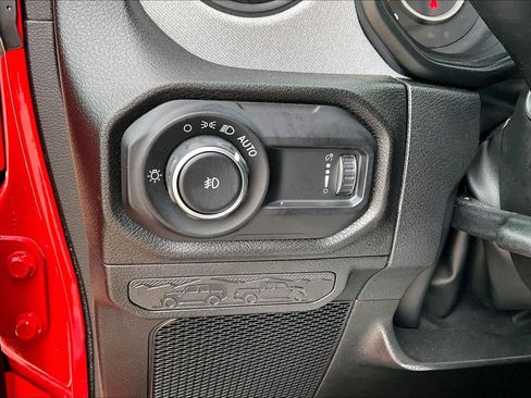 Used 2025 Jeep Wrangler Unlimited Sport AWD/4WD image 32