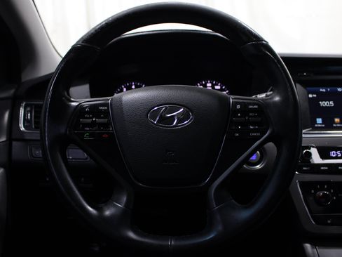 Used 2016 Hyundai Sonata Sport w/ Option Group 1V FWD image 9