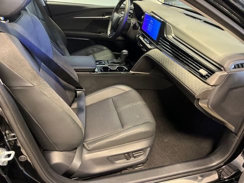 Used 2025 Toyota Camry XLE FWD image 10