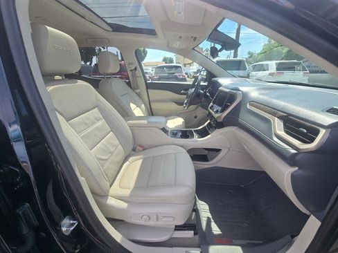 Used 2022 GMC Acadia Denali w/ Denali Ultimate Package AWD/4WD image 18