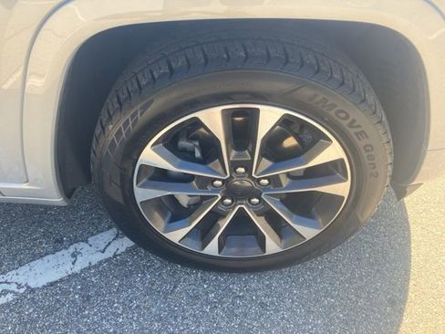 Used 2023 Jeep Grand Cherokee L Overland AWD/4WD image 12