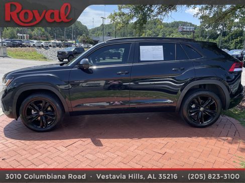 Certified 2023 Volkswagen Atlas Cross Sport SEL R-Line AWD/4WD image 7