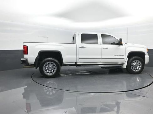 Used 2019 GMC Sierra 2500 Denali image 8