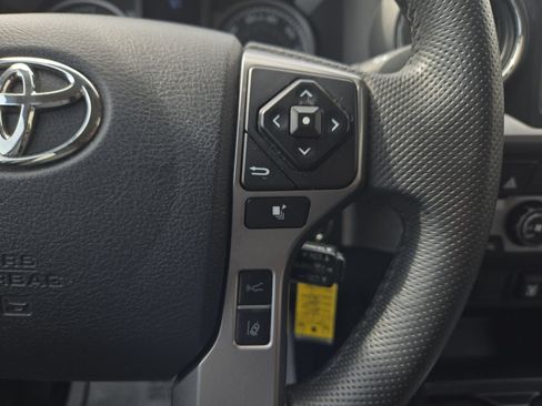 Used 2019 Toyota Tacoma SR5 RWD image 20