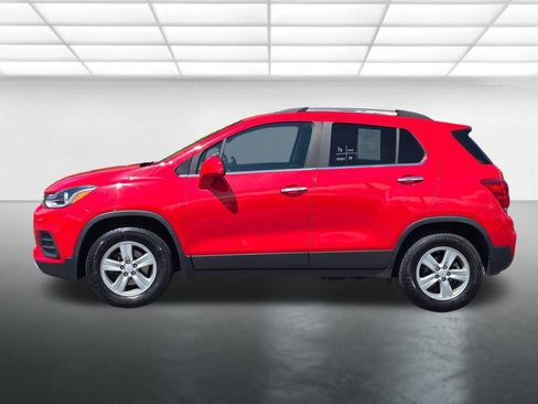 Used 2020 Chevrolet Trax LT w/ Sun & Sound Package AWD/4WD image 13