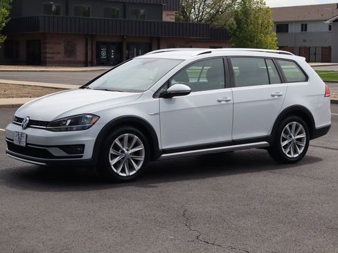 Used 2018 Volkswagen Golf Alltrack S AWD/4WD image 10