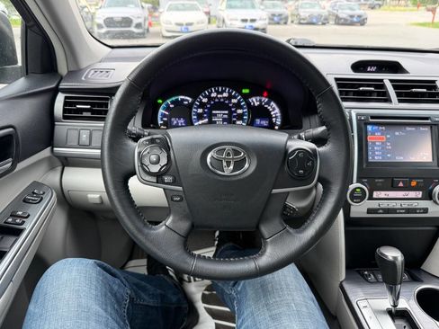 Used 2012 Toyota Camry XLE w/ Leather Pkg FWD image 22