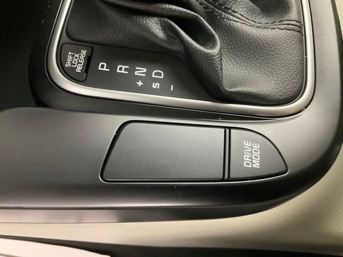 Certified 2023 Kia Soul LX image 24