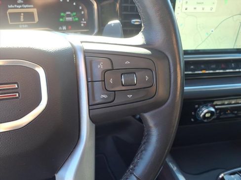 Used 2022 GMC Sierra 1500 SLT w/ SLT Convenience Package AWD/4WD image 30