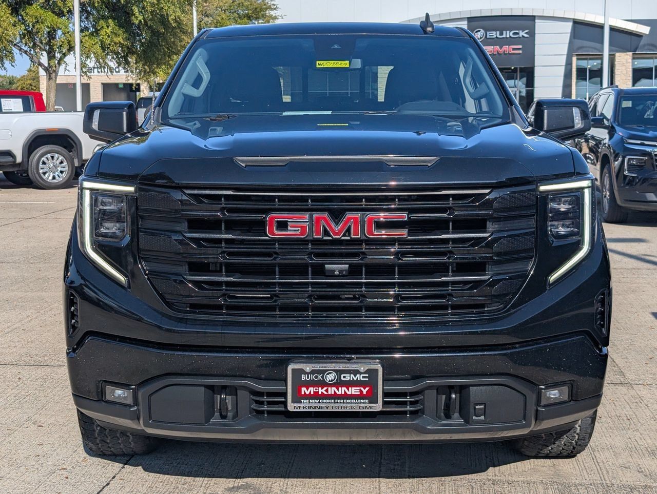 Used 2022 GMC Sierra 1500 Elevation w/ Elevation Premium Package AWD/4WD image 6