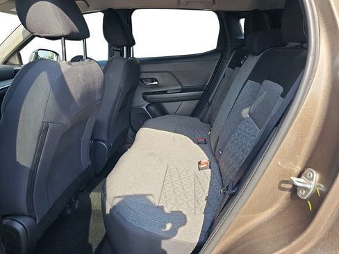 Used 2026 Nissan Kicks SV w/ Charging Package FWD image 14