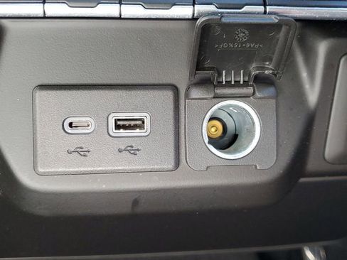 Used 2021 Chevrolet Silverado 2500 Custom w/ Custom Value Package image 30