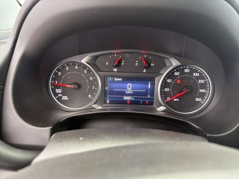 Used 2024 GMC Terrain SLE image 12