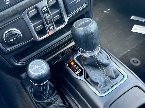 New 2026 Jeep Gladiator Sport image 17