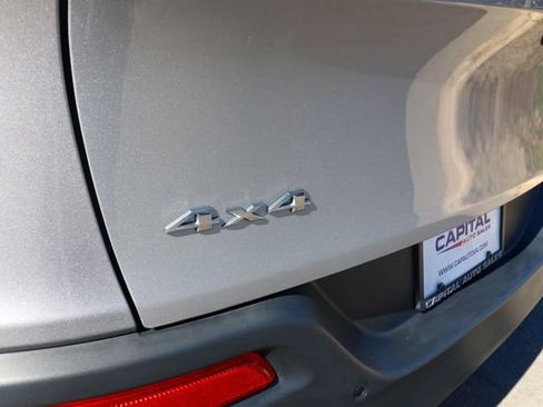 Used 2018 Jeep Cherokee Limited image 20