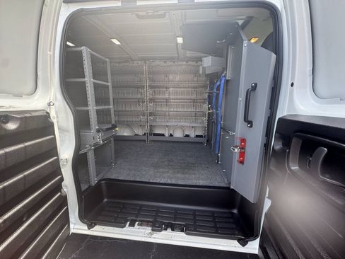 Used 2021 Chevrolet Express 2500 RWD image 16