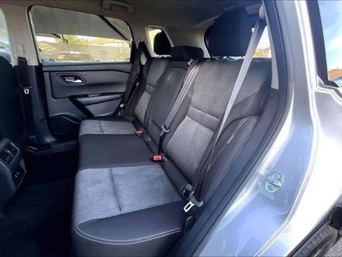 Certified 2025 Nissan Rogue SV image 18