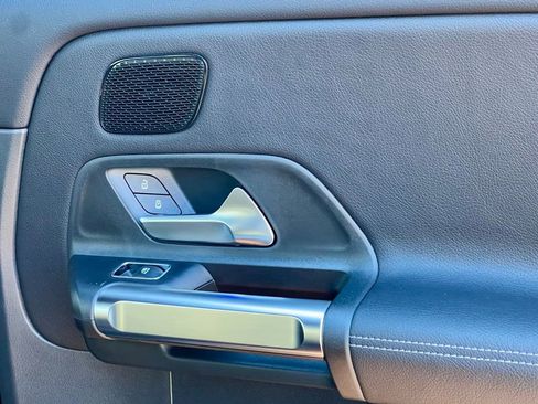 Certified 2025 Mercedes-Benz GLB 250 4MATIC image 20