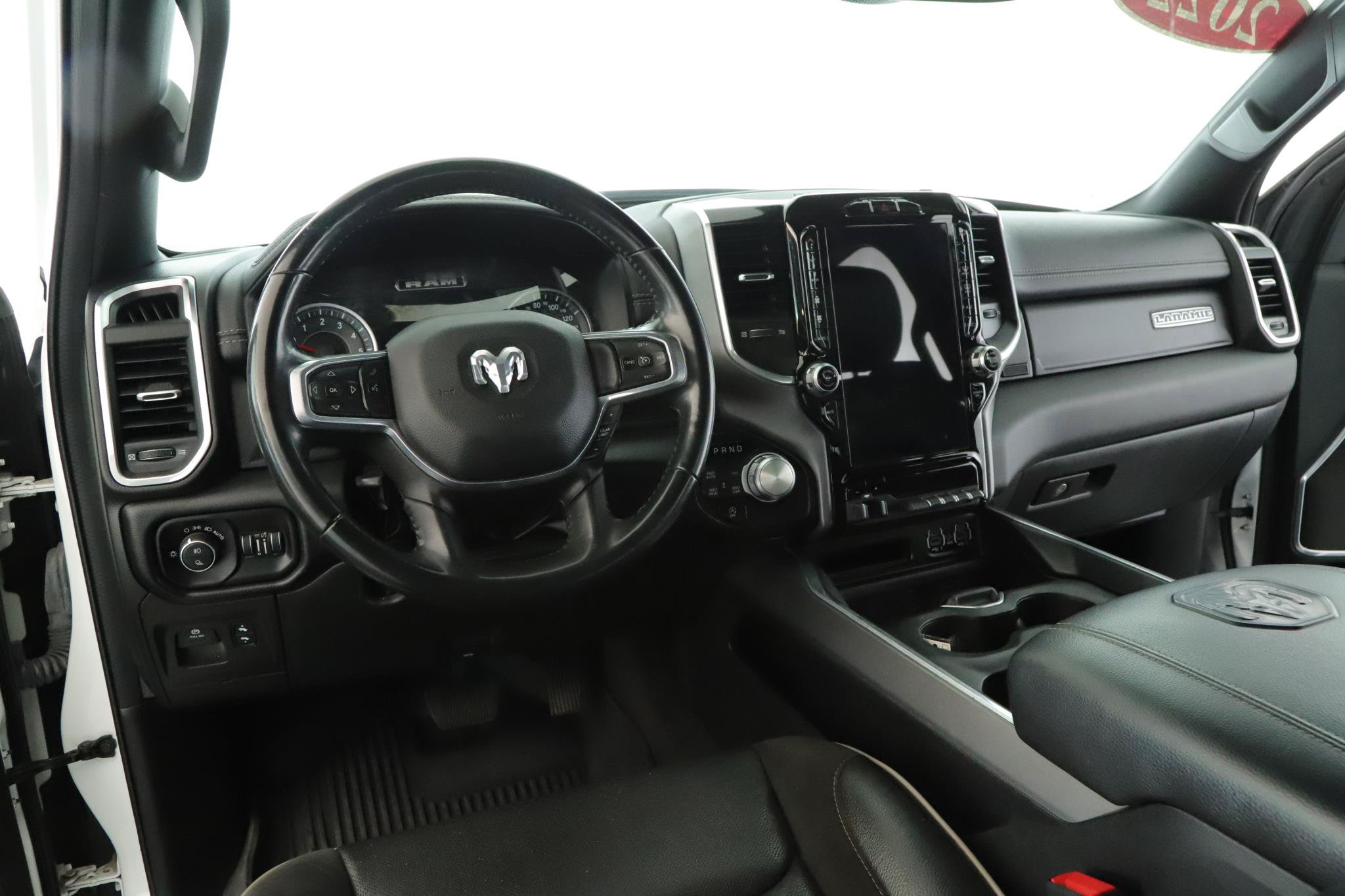 Used 2022 RAM 1500 Laramie AWD/4WD image 2