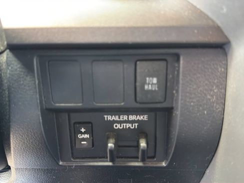 Used 2021 Toyota Tundra SR5 w/ SR5 Upgrade Package AWD/4WD image 21