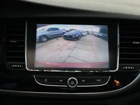 Used 2019 Buick Encore Essence FWD image 21