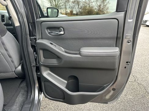 Certified 2022 Nissan Frontier SV image 16