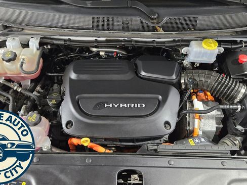 Used 2023 Chrysler Pacifica Touring-L FWD image 41