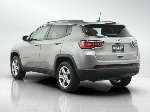 Used 2023 Jeep Compass Latitude w/ Sun and Sound Group AWD/4WD image 3