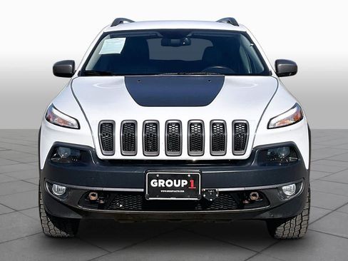 Used 2016 Jeep Cherokee Trailhawk w/ Comfort/Convenience Group AWD/4WD image 4